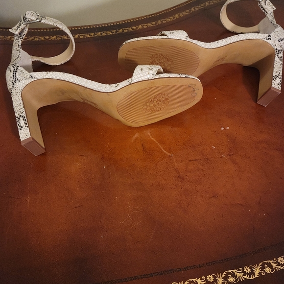 Vince Cumato Genuine Leather Snakeskin Heel Size 9 - Picture 5 of 13